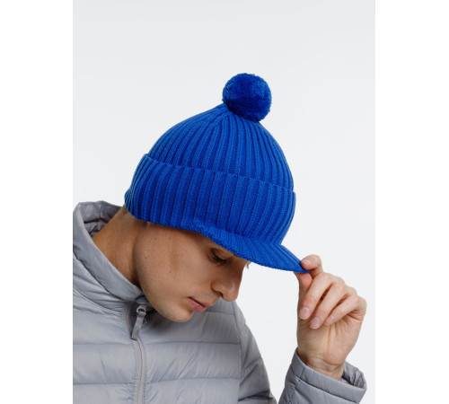 Вязаная шапка с козырьком Peaky, синяя (василек)