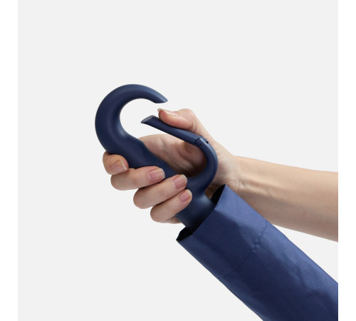 Зонт обратного сложения inLoop с ручкой-карабином, темно-синий